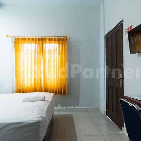 Teratai Guesthouse At Rs Adam Malik Medan Mitra Reddoorz Zewnętrze zdjęcie