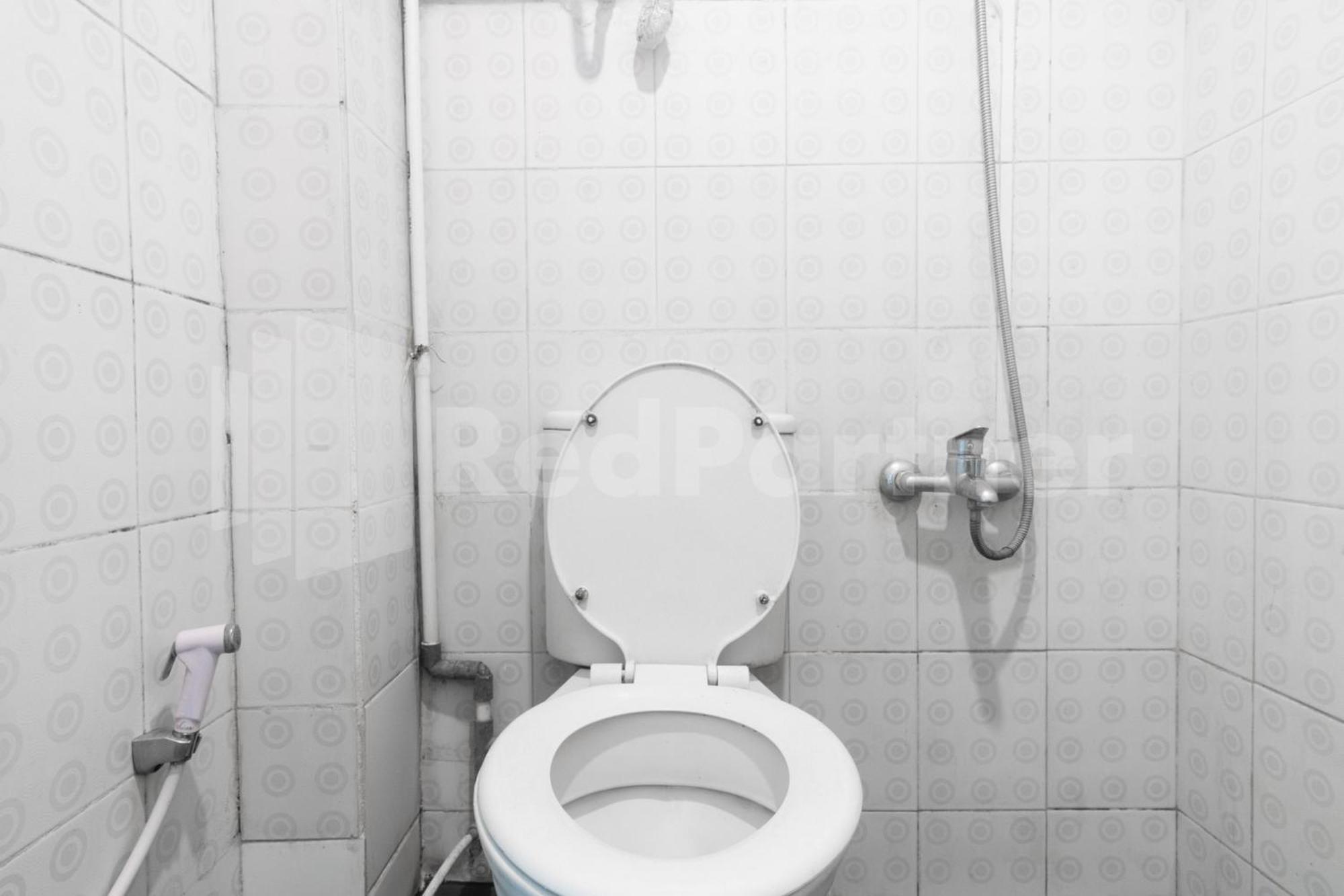Teratai Guesthouse At Rs Adam Malik Medan Mitra Reddoorz Zewnętrze zdjęcie